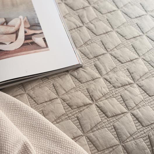 Fennobed_MATRI_Tuike_bedspread_detail