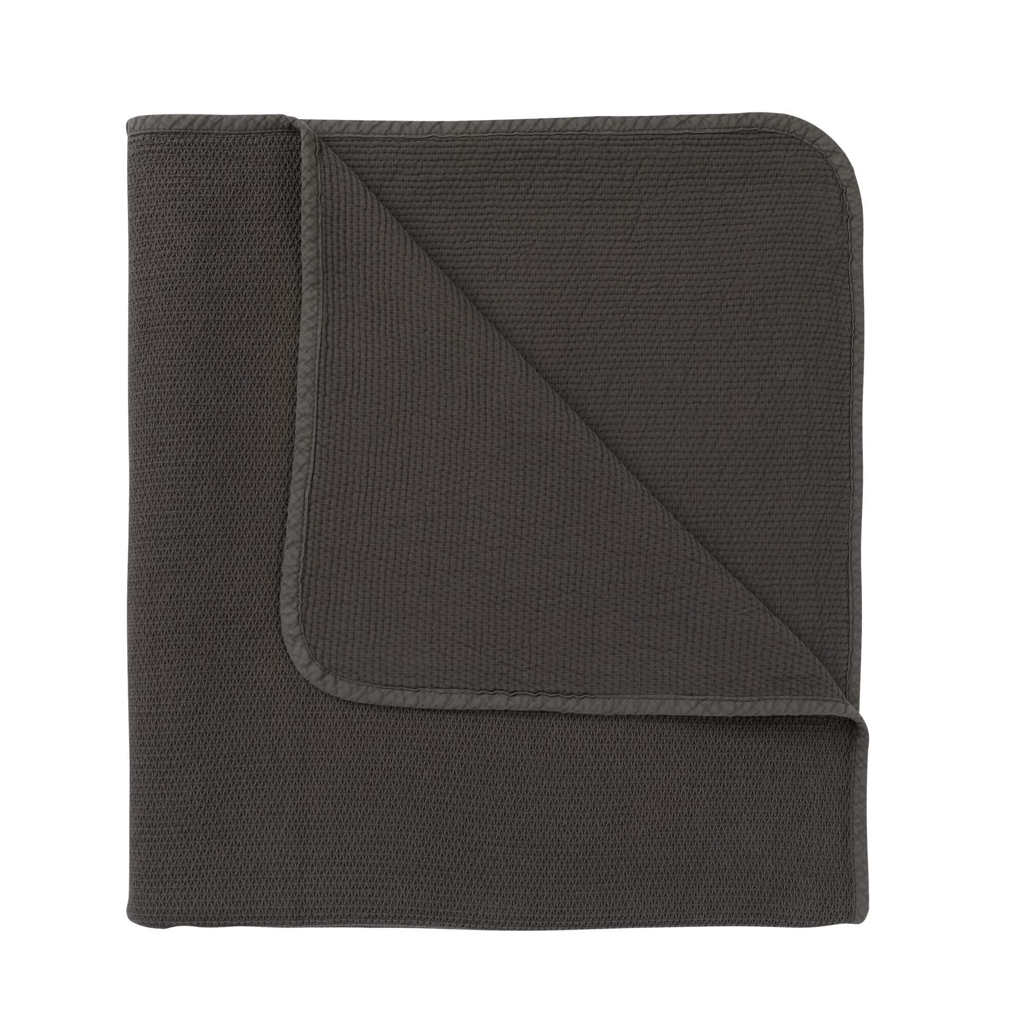 Bedspread_alma_lava_grey